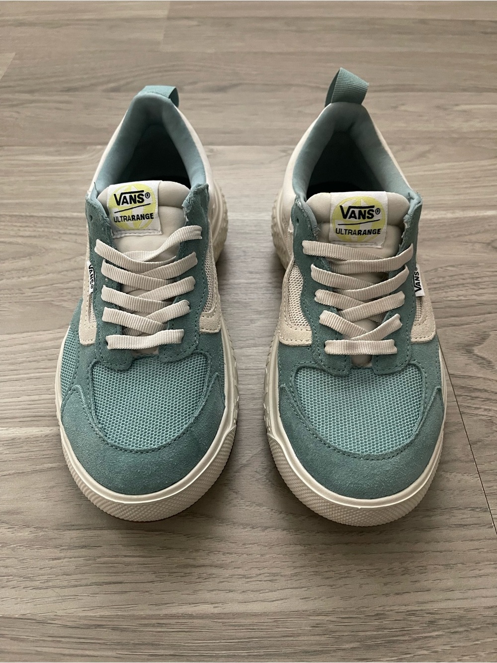 Vans UltraRange VR3 Sneakers in Teal Green Blue and White - Women’s 8 - Picture 2 of 6